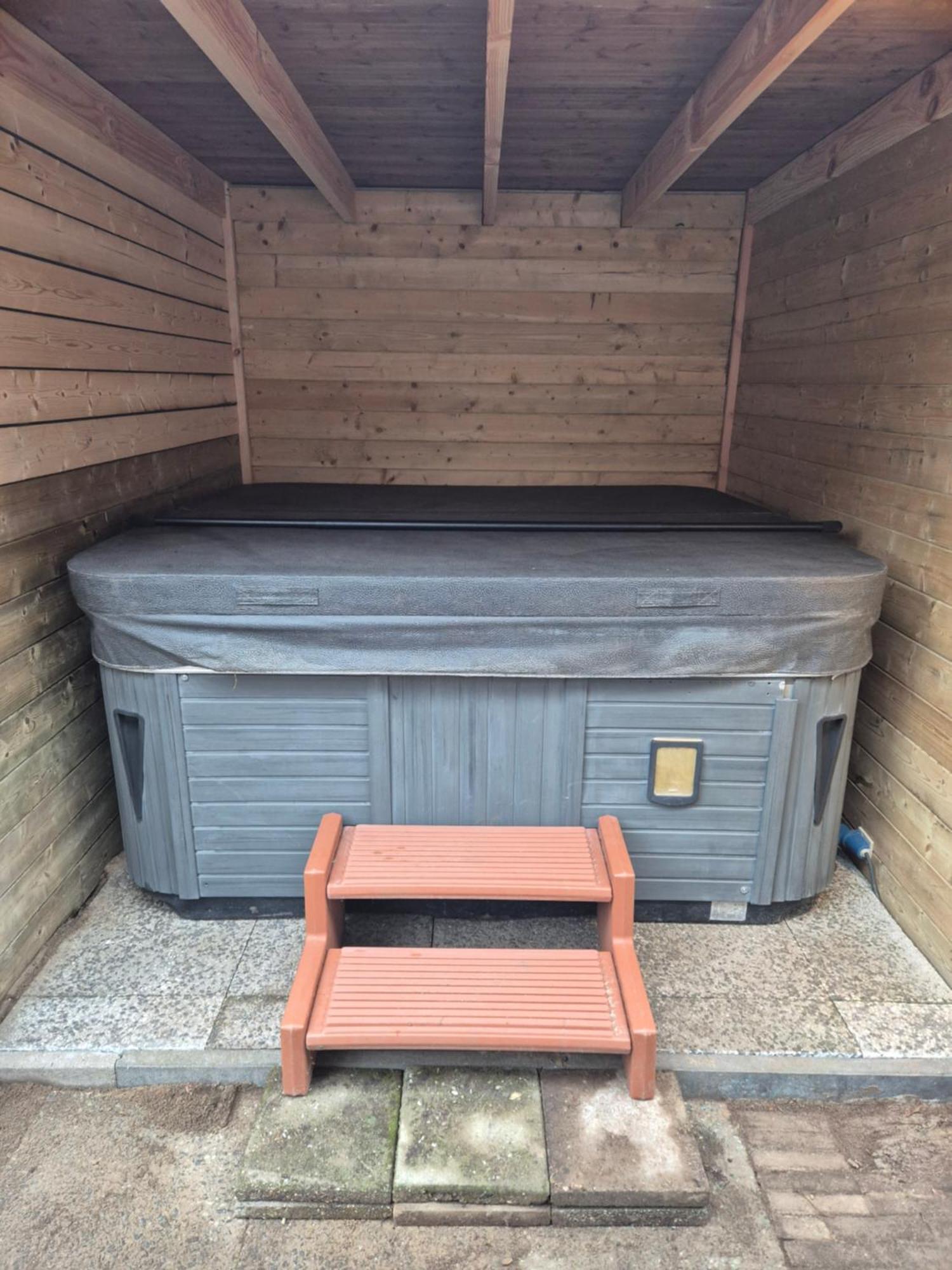 Luxe Boshuisje Met Prive Wellness & Jacuzzi Op De Veluwe Ermelo Buitenkant foto