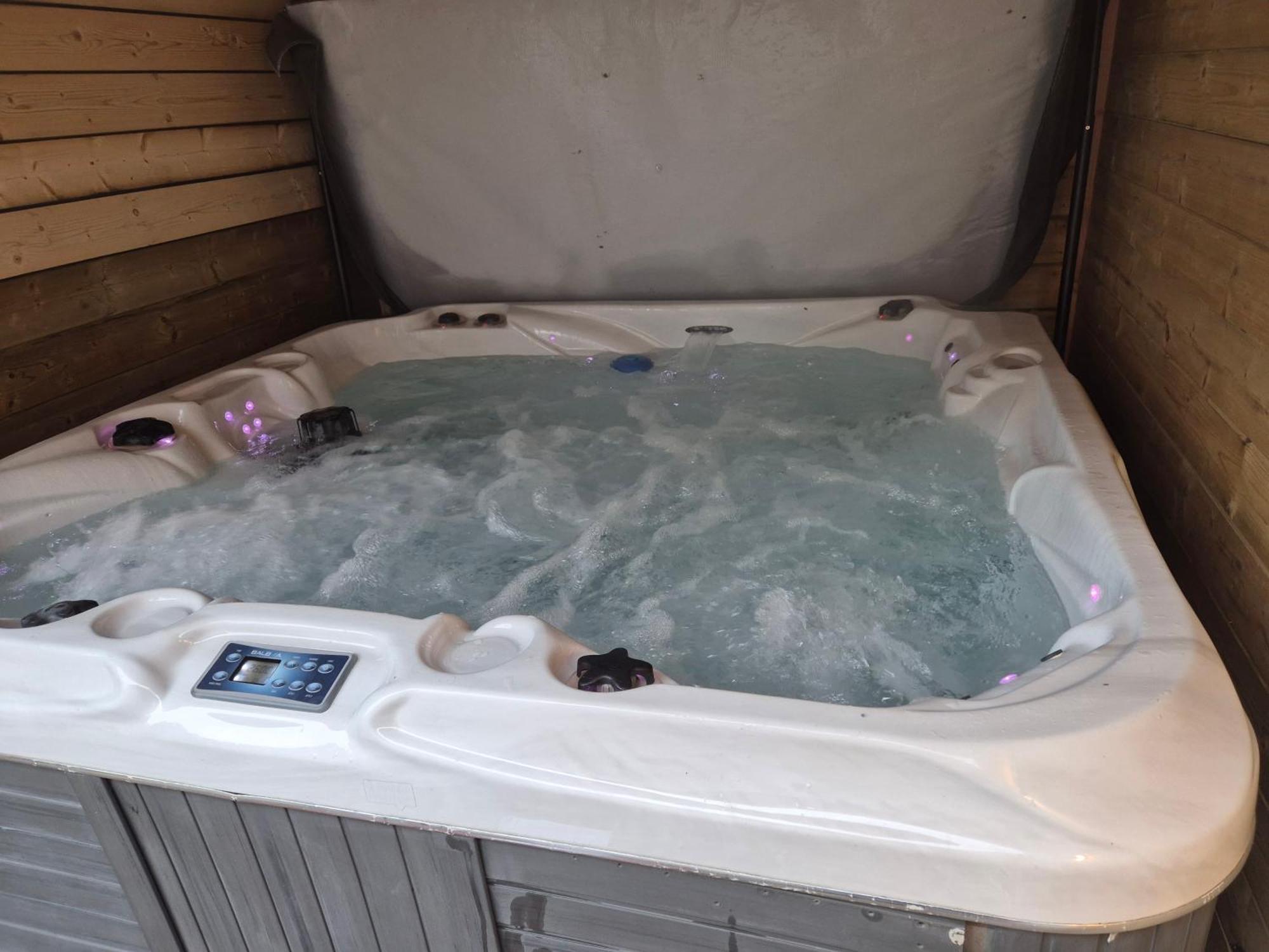 Luxe Boshuisje Met Prive Wellness & Jacuzzi Op De Veluwe Ermelo Buitenkant foto